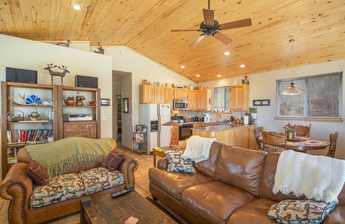 Durango House | Secluded Retreat Near Downtown Durango and National Forest