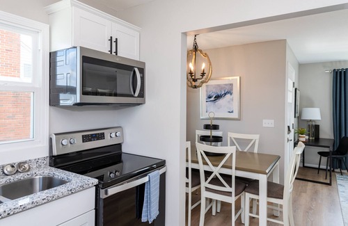 Dayton House | Cozy Cottage Retreat near WPAFB & UD with Pool