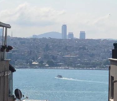 Kabatas Apartment | Premier 4-Star Hotel: Steps from Taksim Square with Sea View
