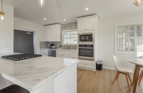 Stockton House | Exceptional Home Near UOP & Miracle Mile with Master Suite