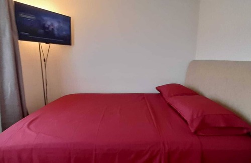 Ottawa Division House | 5 Min Walk to Algonquin College - Private Rooms For Female Students in Ottawa