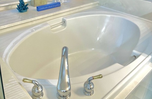 Rockwall House | 5 min walk to Lake, boating, food & local conveniences