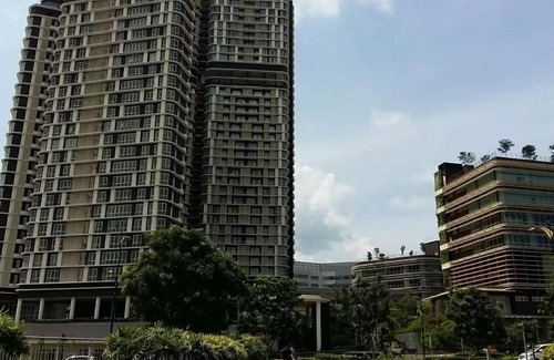 Medini Apartment | Prime Location Near Legoland JB - Family-Friendly Retreat