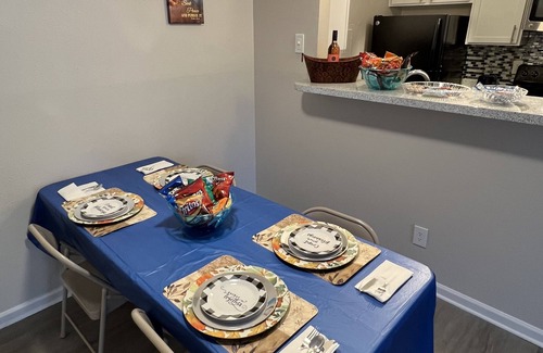 Arlington Apartment | Cozy 1 Bedroom Near AT&T Stadium - Perfect for Families