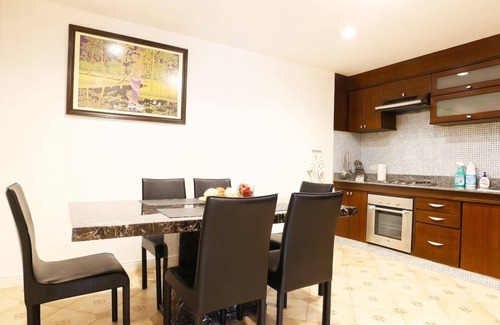 Thung Maha Mek Apartment | Convenient 2-BR Getaway, Steps from BTS with Breakfast