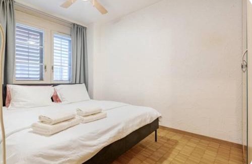 Niederdorf Apartment | Convenient Zurich Hotel Steps from Main Station & Family-Friendly