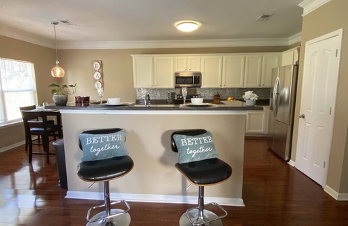 Charlotte House | Convenient Stay near UNCC, Motor Speedway & PNC Music