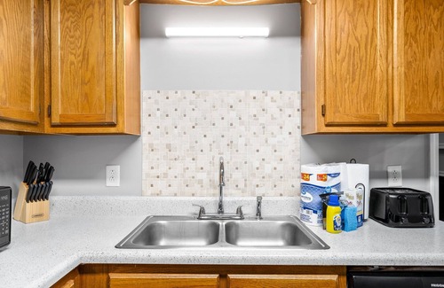 Clarksville House | Highly Rated Getaway: Steps to Gate 4, Pets Welcome!