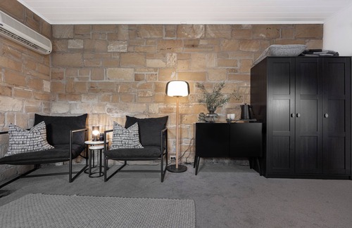Warrnambool Cottage | Convenient Stay Steps from CBD, Shops & Dining Options