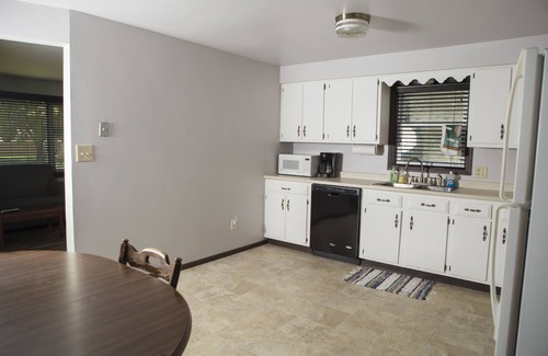 Ashwaubenon House | Prime Location: Steps from Lambeau Field with Family Amenities