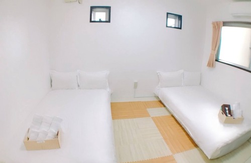 Kita House | Convenient Access to City with Private Bath & Free WiFi