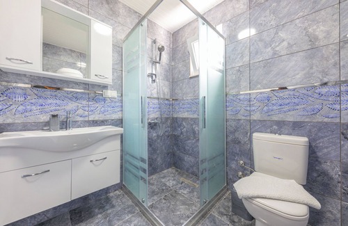 Liman Mahallesi House | Beautiful Retreat: 5 Minutes to Beach with Scenic Views