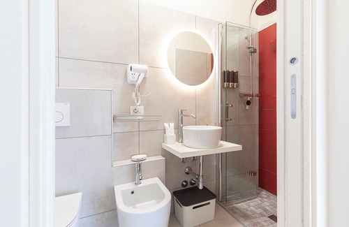 Colazza Apartment | 5 minutes from Lake Maggiore, Lake Orta, Apartment Fire balcony and comfort