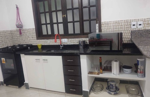 Jardim Neptunia House | Steps Away from Praia do Indaia in Family-Friendly Bertioga