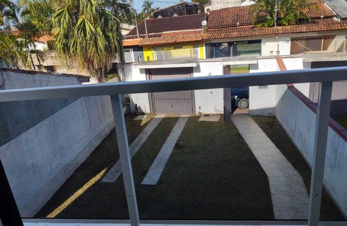 Jardim Neptunia House | Steps Away from Praia do Indaia in Family-Friendly Bertioga