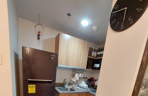 Mactan Export Processing Zone Condo | Convenient 1 Bedroom with Balcony, Minutes from Airport