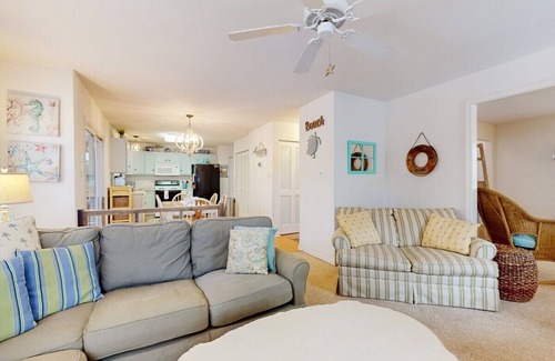Ocean View House | Beachside Retreat: Free Activities, Pool & Ocean Views