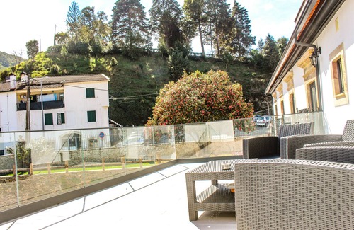 Gois Cottage | Tranquil Twin Room in Góis, Steps from River Beach