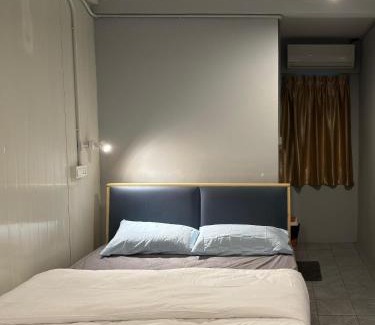 Penampang Hotel | 5 Minutes Lodge