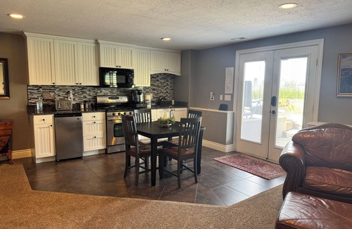 Farmington House | Ideal Guest Suite Near Lagoon & Station Park - Perfect for Families