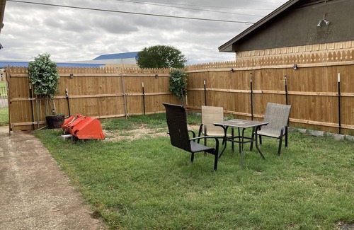 Wichita Falls Apartment | Cozy 2 Bedroom Apartment with Kitchen & Breakfast Included
