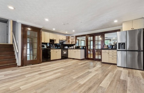 Duluth House | Prime Location: 5 Minutes to Shopping, Dining & Highways