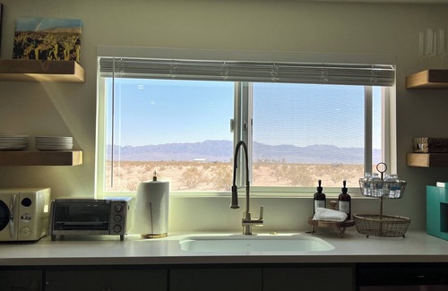 Wonder Valley House | Convenient Getaway Near Joshua Tree with Backyard Oasis