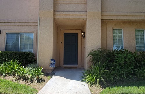 Stevenson Ranch House | Family-Friendly Townhouse Steps from Magic Mountain Fun!