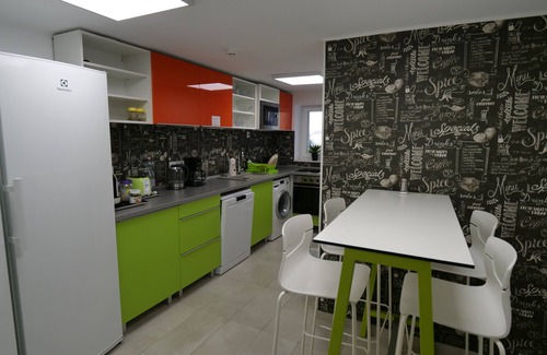 Balatonfured House | Step to the Beach! Trendy Rooms with En-Suite Bathrooms