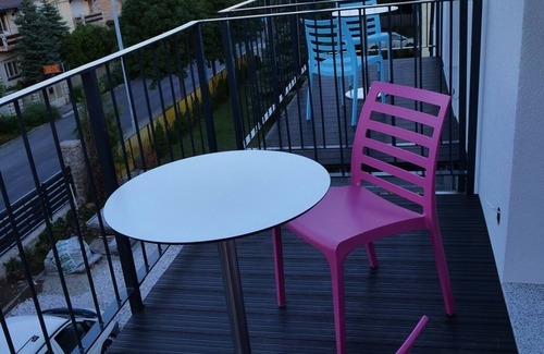 Balatonfured House | Step to the Beach! Trendy Rooms with En-Suite Bathrooms