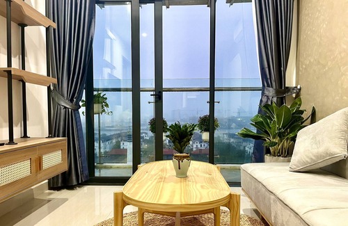 Hue Apartment | 5 minutes to the city centre! An homestay with pool and gym room