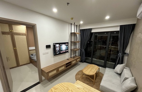 Hue Apartment | 5 minutes to the city centre! An homestay with pool and gym room