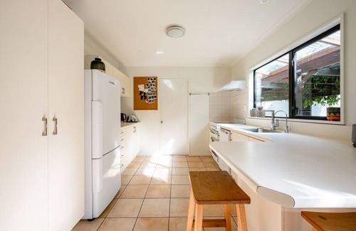 Albert Town House | 5 minutes to the Clutha river walking and biking tracks! Large 4 bedroom house