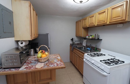 Crocus Hill Apartment | Convenient Condo Near Valley & Crocus Bay with Private Courtyard