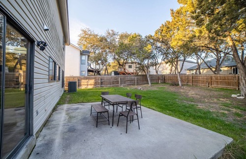 Braun's Farm House | Convenient Family House: Steps from Theme Parks!