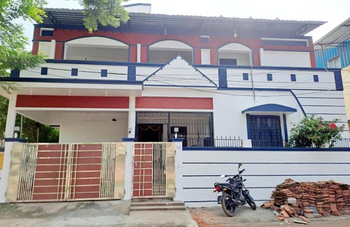 Chromepet House | Convenient Stay Near Airport with Kitchen & Breakfast Included