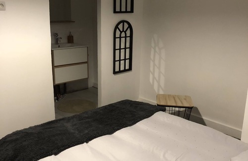 Poitiers House | Cozy Studio in the Heart of the City with Kitchen Amenities
