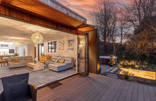 Masterton Villa | Unwind at 5 o'clock Somewhere: Top-Rated, Pet-Friendly Getaway