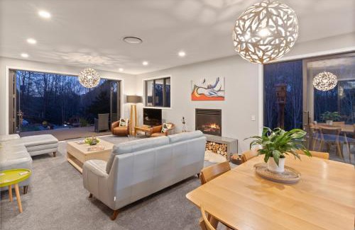 Masterton Villa | Unwind at 5 o'clock Somewhere: Top-Rated, Pet-Friendly Getaway