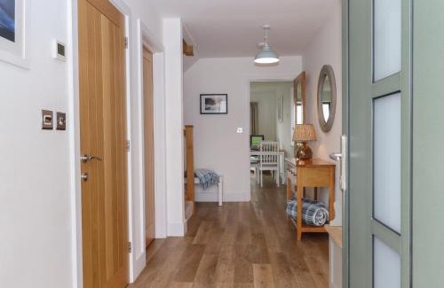 Bolberry House | Relax at 5 Ocean Reach: Pet-Friendly 4-Star Getaway