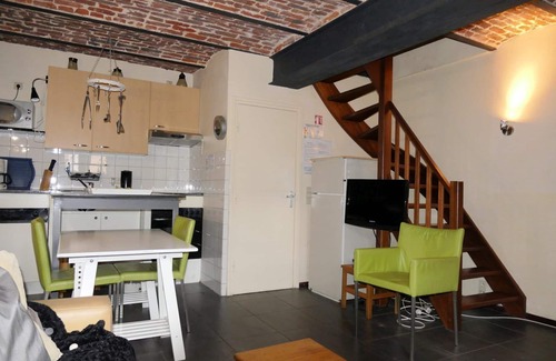 Richelle House | Comfortable 5-Person Apartment at Cour D'Aix with Pool