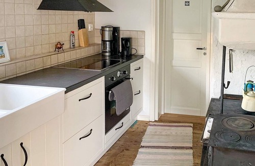 Loftahammar House | Cozy Oceanfront Holiday Home for 5 in Loftahammar