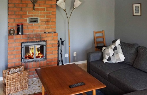 Strangnas Municipality House | Family-Friendly 5-Person Holiday Home in STRÄNGNÄS