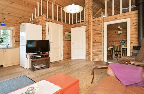 Hovborg House | Cozy Holiday Home in Hovborg for Up to 5 Guests