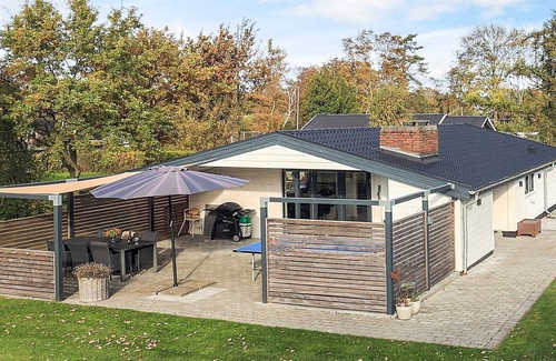 Hasmark Strand House | Ideal Oceanfront Holiday Home in Otterup for Families