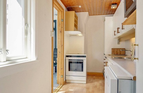 Ronne House | Ideal Holiday Home for 5 in Rønne with Ocean View