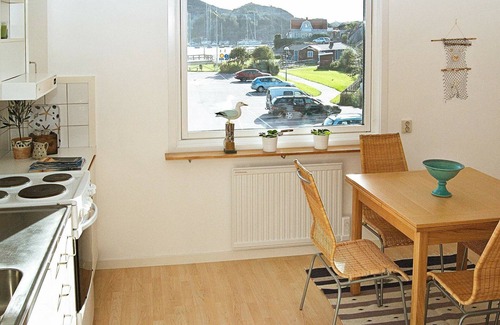Ellos Apartment | Family-Friendly Holiday Home in ELLÖS with Ocean Views