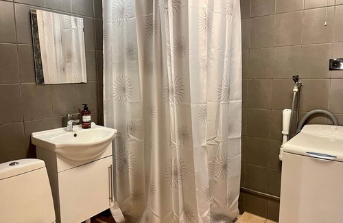 Hoor House | Family-Friendly Holiday Home for 5 in HööR Awaits You