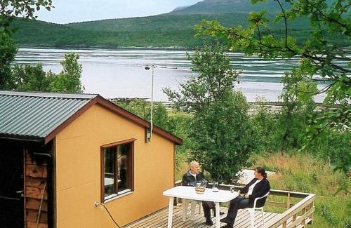 Kvaloya House | Family-Friendly Holiday Home in Beautiful Straumsbukta
