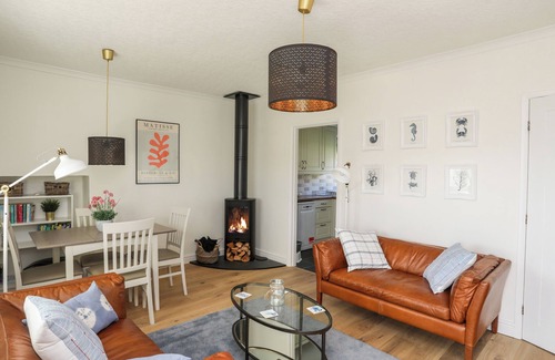 Holyhead Cottage | Pet-Friendly 5 Porthdafarch South Cottages in Trearddur Bay